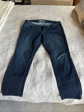 Women's old navy Rockstar Dark Blue Stretch Jeans